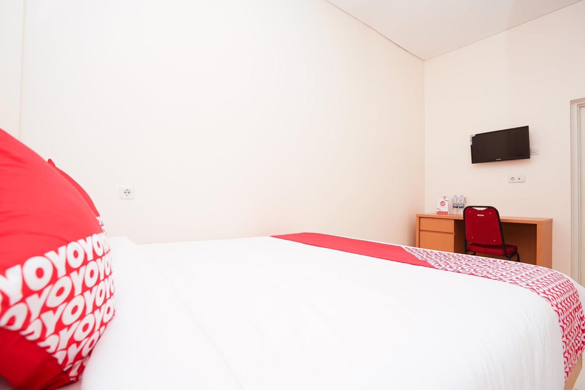 Oyo 782 Menjangan Residence At Citraland 1 Сурабая Екстериор снимка
