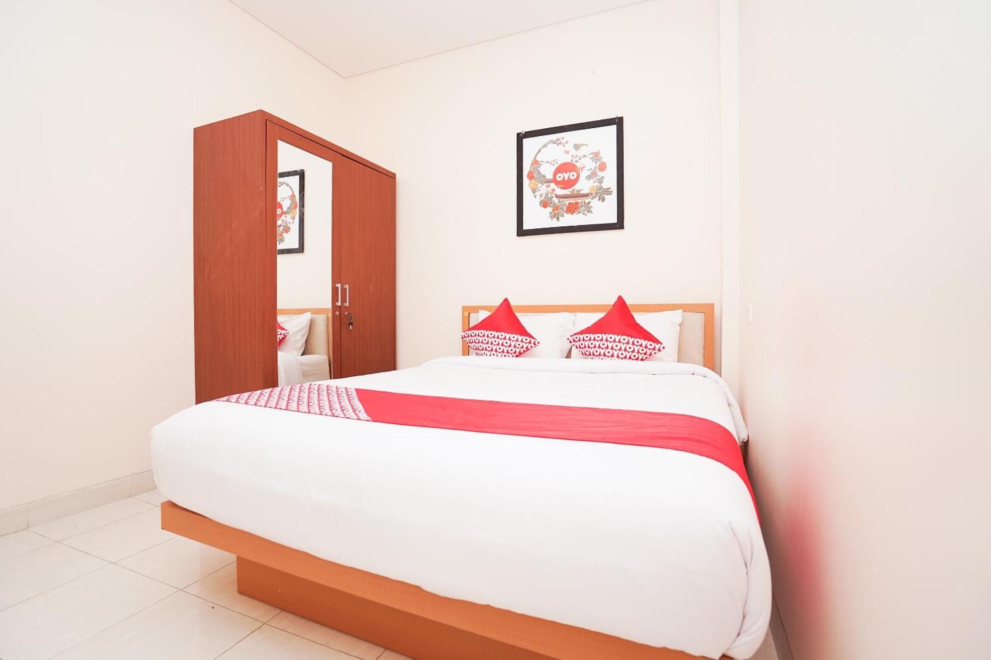 Oyo 782 Menjangan Residence At Citraland 1 Сурабая Екстериор снимка