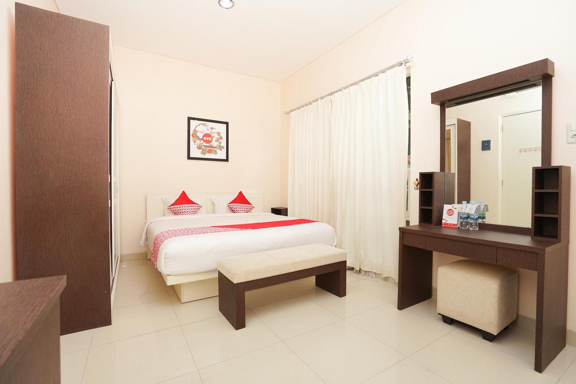 Oyo 782 Menjangan Residence At Citraland 1 Сурабая Екстериор снимка