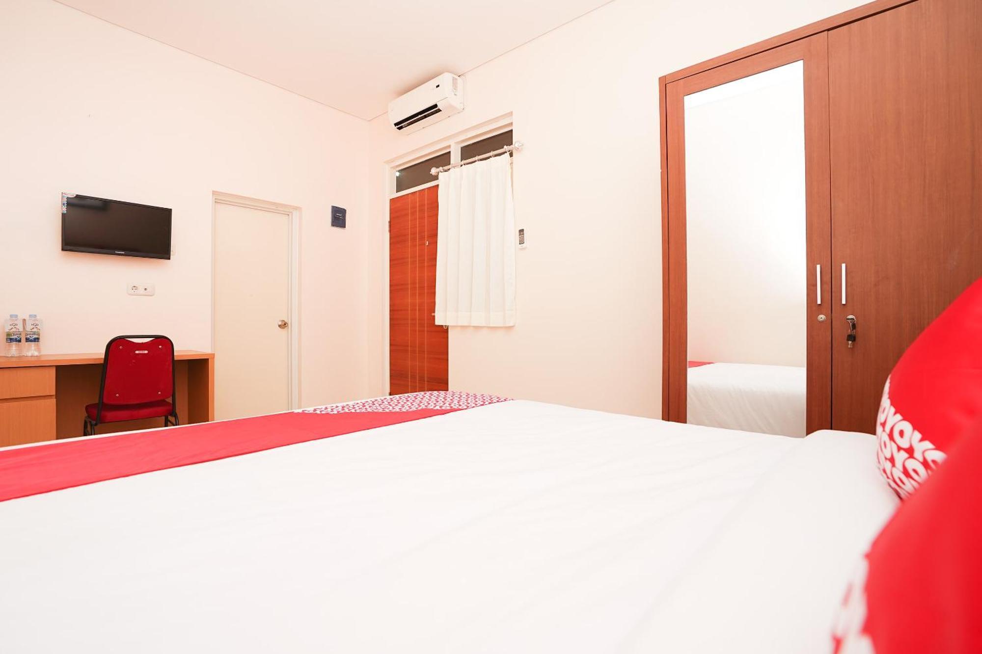 Oyo 782 Menjangan Residence At Citraland 1 Сурабая Екстериор снимка