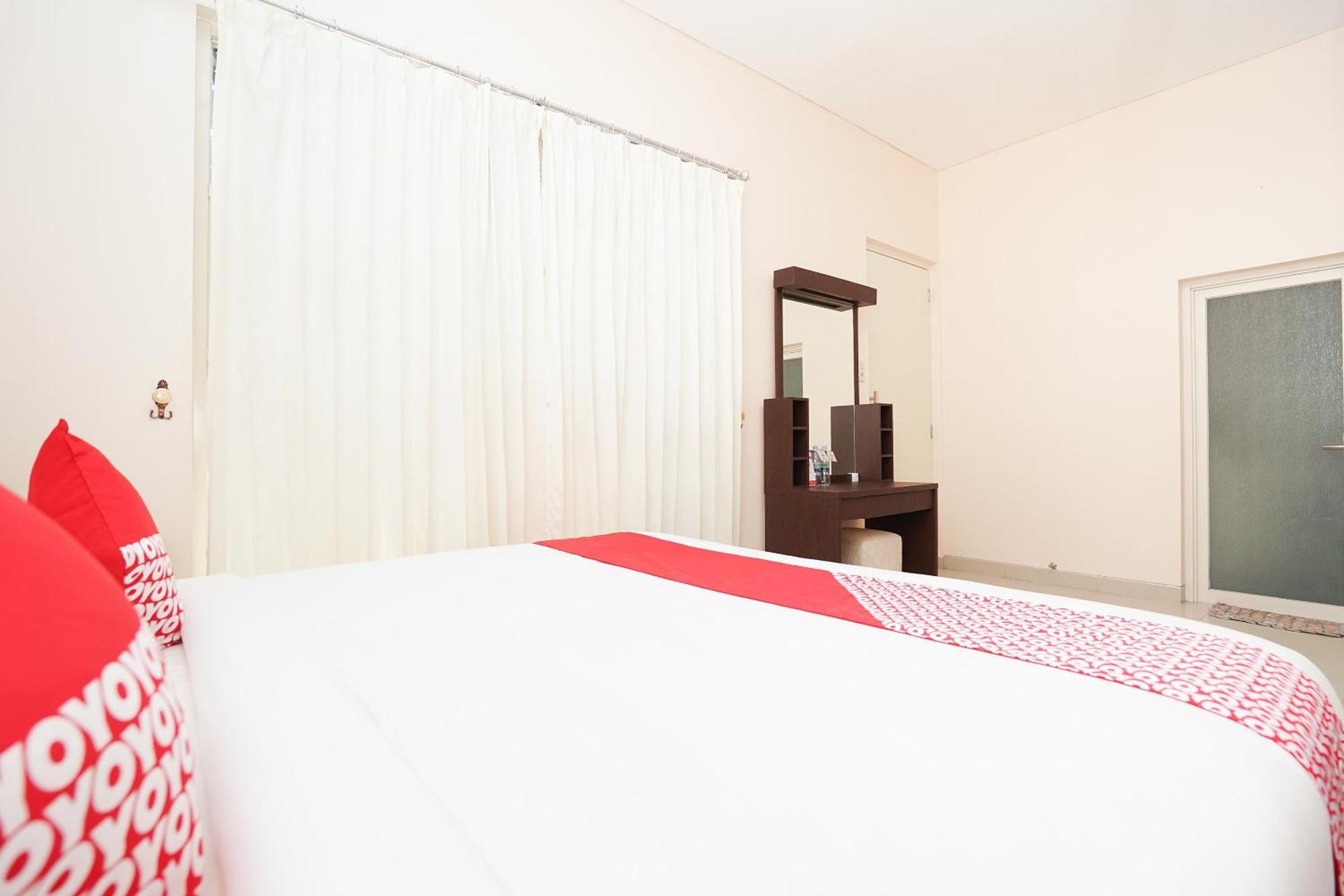 Oyo 782 Menjangan Residence At Citraland 1 Сурабая Екстериор снимка