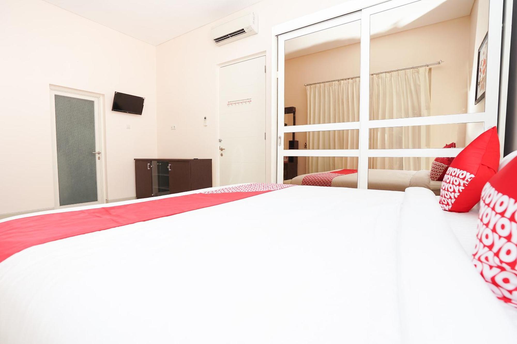 Oyo 782 Menjangan Residence At Citraland 1 Сурабая Екстериор снимка