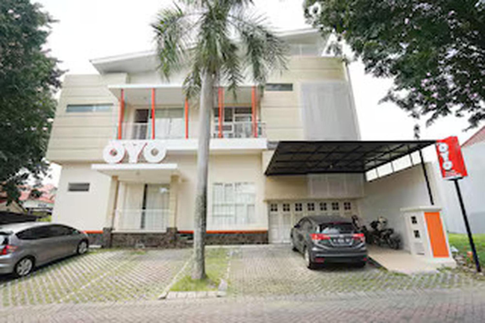Oyo 782 Menjangan Residence At Citraland 1 Сурабая Екстериор снимка